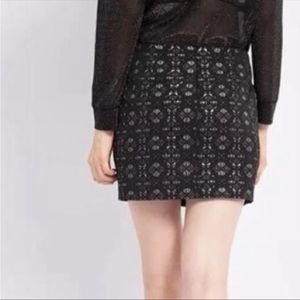 Maje Eblouie Metallic Jacquard skirt.
Size 6 *I think:size tag removed